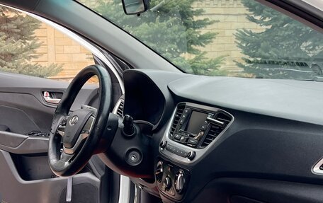 Hyundai Solaris II рестайлинг, 2018 год, 1 100 000 рублей, 16 фотография