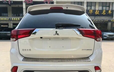 Mitsubishi Outlander III рестайлинг 3, 2021 год, 1 930 000 рублей, 5 фотография