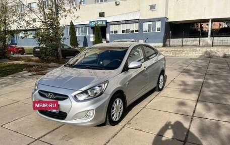 Hyundai Solaris II рестайлинг, 2011 год, 569 000 рублей, 2 фотография