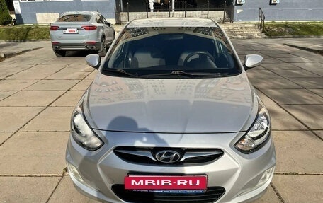 Hyundai Solaris II рестайлинг, 2011 год, 569 000 рублей, 3 фотография