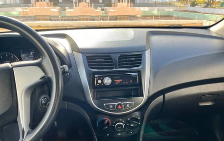 Hyundai Solaris II рестайлинг, 2011 год, 569 000 рублей, 12 фотография