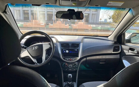 Hyundai Solaris II рестайлинг, 2011 год, 569 000 рублей, 13 фотография