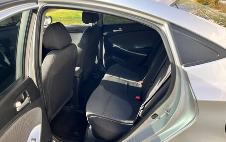 Hyundai Solaris II рестайлинг, 2011 год, 569 000 рублей, 18 фотография