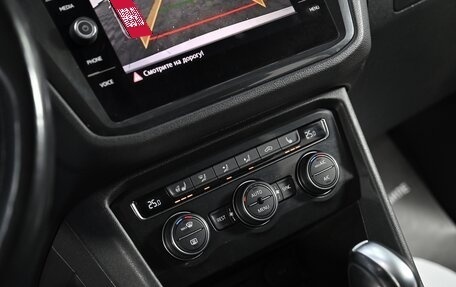 Volkswagen Tiguan II, 2019 год, 2 649 000 рублей, 11 фотография