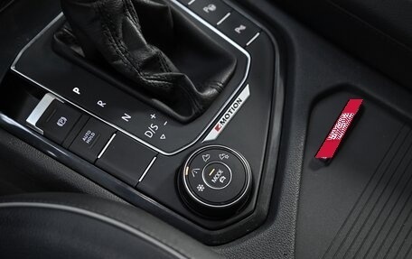 Volkswagen Tiguan II, 2019 год, 2 649 000 рублей, 12 фотография