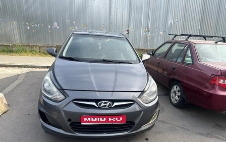 Hyundai Solaris II рестайлинг, 2011 год, 470 000 рублей, 1 фотография