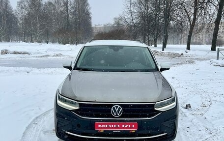 Volkswagen Tiguan II, 2021 год, 2 199 999 рублей, 1 фотография