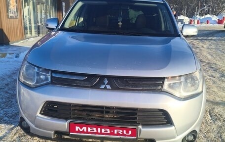 Mitsubishi Outlander III рестайлинг 3, 2012 год, 1 250 000 рублей, 1 фотография