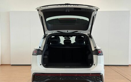 Volkswagen Tiguan, 2025 год, 5 150 000 рублей, 9 фотография