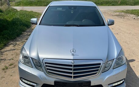 Mercedes-Benz E-Класс, 2012 год, 1 800 000 рублей, 3 фотография