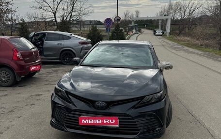 Toyota Camry, 2022 год, 2 100 000 рублей, 1 фотография