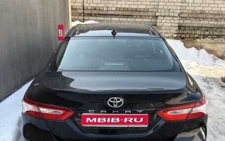 Toyota Camry, 2021 год, 1 080 000 рублей, 1 фотография