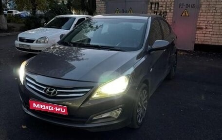 Hyundai Solaris II рестайлинг, 2016 год, 635 000 рублей, 1 фотография