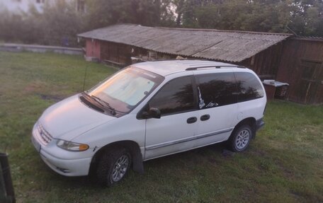 Plymouth Voyager III, 1995 год, 370 000 рублей, 1 фотография