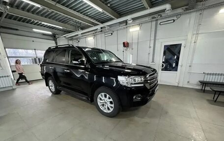 Toyota Land Cruiser 200, 2019 год, 7 400 000 рублей, 1 фотография