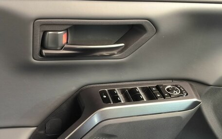 Toyota RAV4, 2025 год, 4 660 000 рублей, 4 фотография