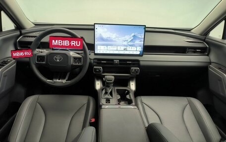 Toyota RAV4, 2025 год, 4 660 000 рублей, 16 фотография