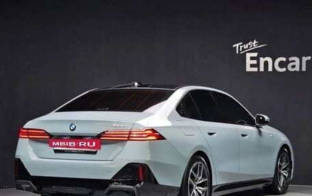 BMW 5 серия, 2024 год, 5 694 006 рублей, 2 фотография