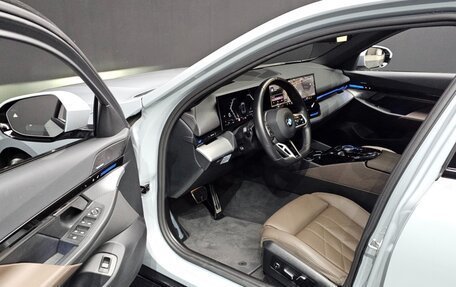 BMW 5 серия, 2024 год, 5 694 006 рублей, 10 фотография