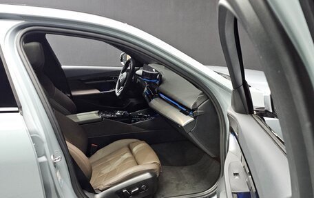 BMW 5 серия, 2024 год, 5 694 006 рублей, 11 фотография