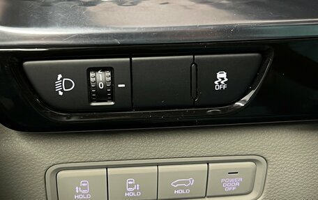 KIA Carnival, 2021 год, 3 690 000 рублей, 22 фотография