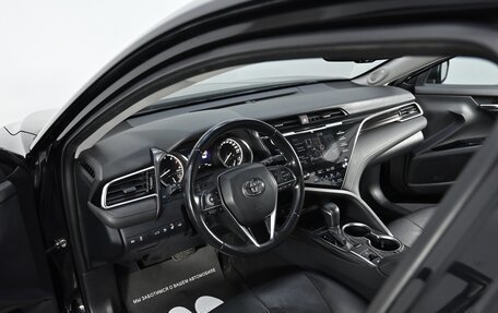 Toyota Camry, 2018 год, 2 449 000 рублей, 6 фотография