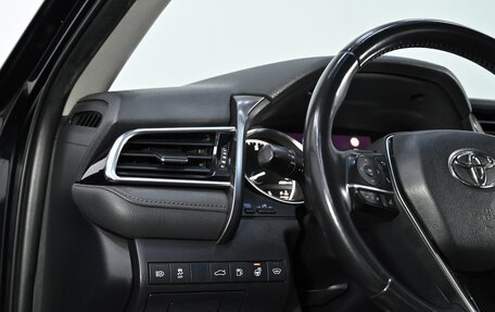 Toyota Camry, 2018 год, 2 449 000 рублей, 8 фотография