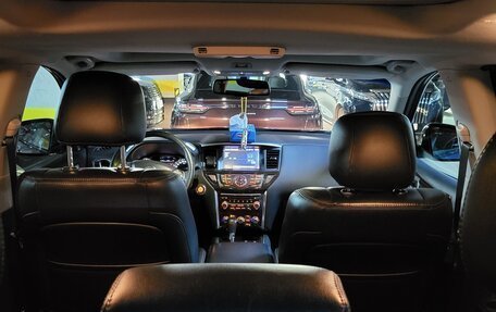 Nissan Pathfinder, 2016 год, 1 990 000 рублей, 12 фотография