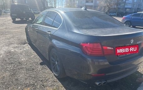 BMW 5 серия, 2011 год, 1 200 000 рублей, 3 фотография