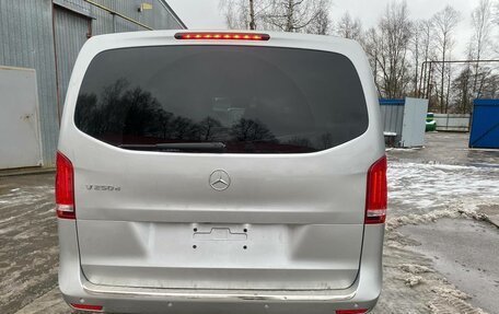 Mercedes-Benz V-Класс, 2019 год, 3 100 000 рублей, 7 фотография