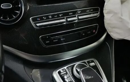 Mercedes-Benz V-Класс, 2019 год, 1 500 000 рублей, 7 фотография