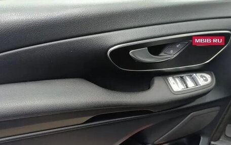 Mercedes-Benz V-Класс, 2019 год, 1 500 000 рублей, 6 фотография