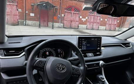 Toyota RAV4, 2021 год, 2 520 000 рублей, 6 фотография