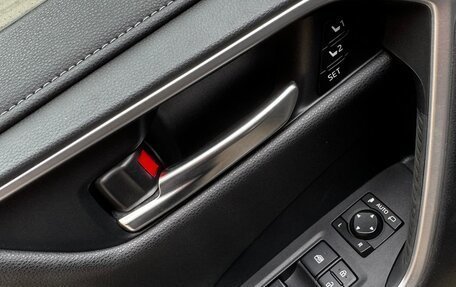 Toyota RAV4, 2021 год, 2 520 000 рублей, 8 фотография