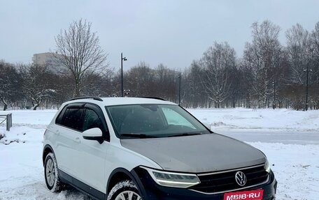 Volkswagen Tiguan II, 2021 год, 2 199 999 рублей, 2 фотография