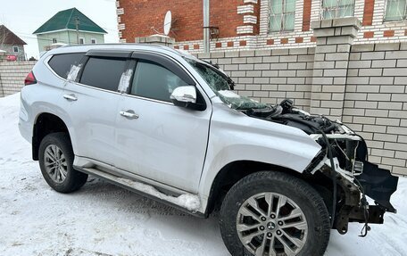 Mitsubishi Pajero Sport III рестайлинг, 2020 год, 1 550 000 рублей, 3 фотография