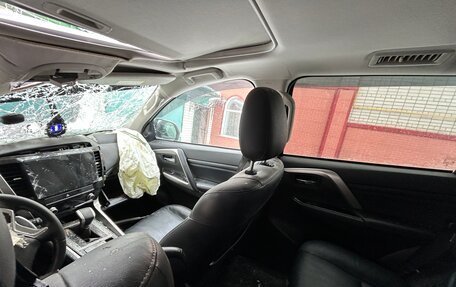 Mitsubishi Pajero Sport III рестайлинг, 2020 год, 1 550 000 рублей, 10 фотография