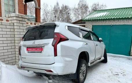 Mitsubishi Pajero Sport III рестайлинг, 2020 год, 1 550 000 рублей, 2 фотография