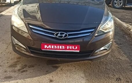 Hyundai Solaris II рестайлинг, 2014 год, 900 000 рублей, 1 фотография