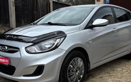 Hyundai Solaris II рестайлинг, 2012 год, 1 100 000 рублей, 1 фотография