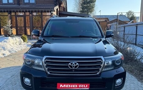 Toyota Land Cruiser 200, 2014 год, 3 680 000 рублей, 1 фотография