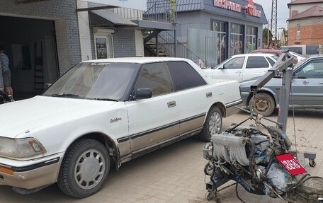 Toyota Crown, 1990 год, 230 000 рублей, 1 фотография
