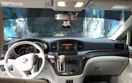 Nissan Quest IV, 2012 год, 900 000 рублей, 7 фотография