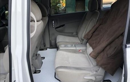 Nissan Quest IV, 2012 год, 900 000 рублей, 10 фотография