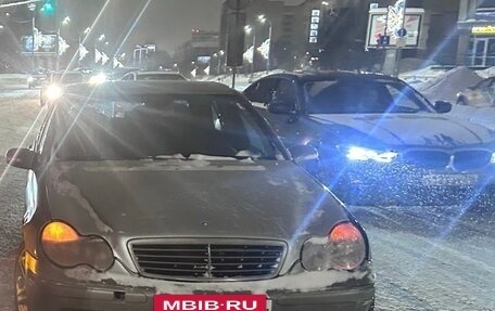 Mercedes-Benz C-Класс, 2003 год, 200 000 рублей, 2 фотография