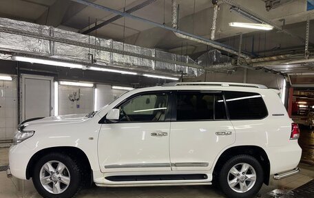 Toyota Land Cruiser 200, 2011 год, 1 650 000 рублей, 2 фотография