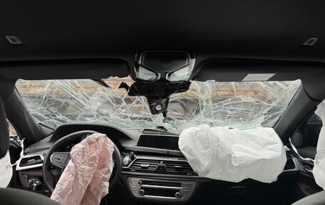 BMW 7 серия, 2019 год, 990 000 рублей, 4 фотография