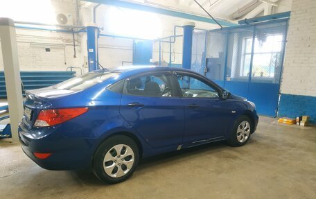 Hyundai Solaris II рестайлинг, 2011 год, 725 000 рублей, 6 фотография