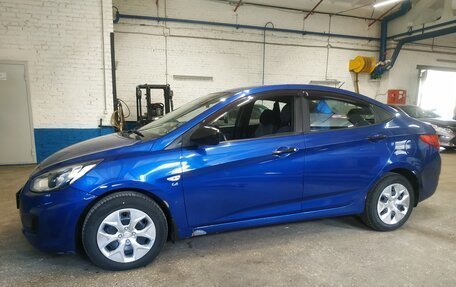 Hyundai Solaris II рестайлинг, 2011 год, 725 000 рублей, 3 фотография