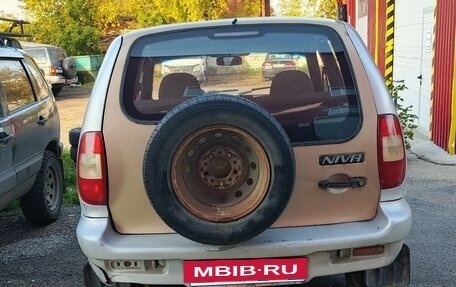 Chevrolet Niva I рестайлинг, 2005 год, 100 000 рублей, 3 фотография